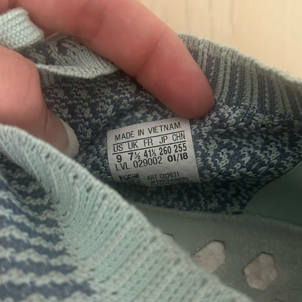 Adidas NMD R1 - Picture 7 of 7